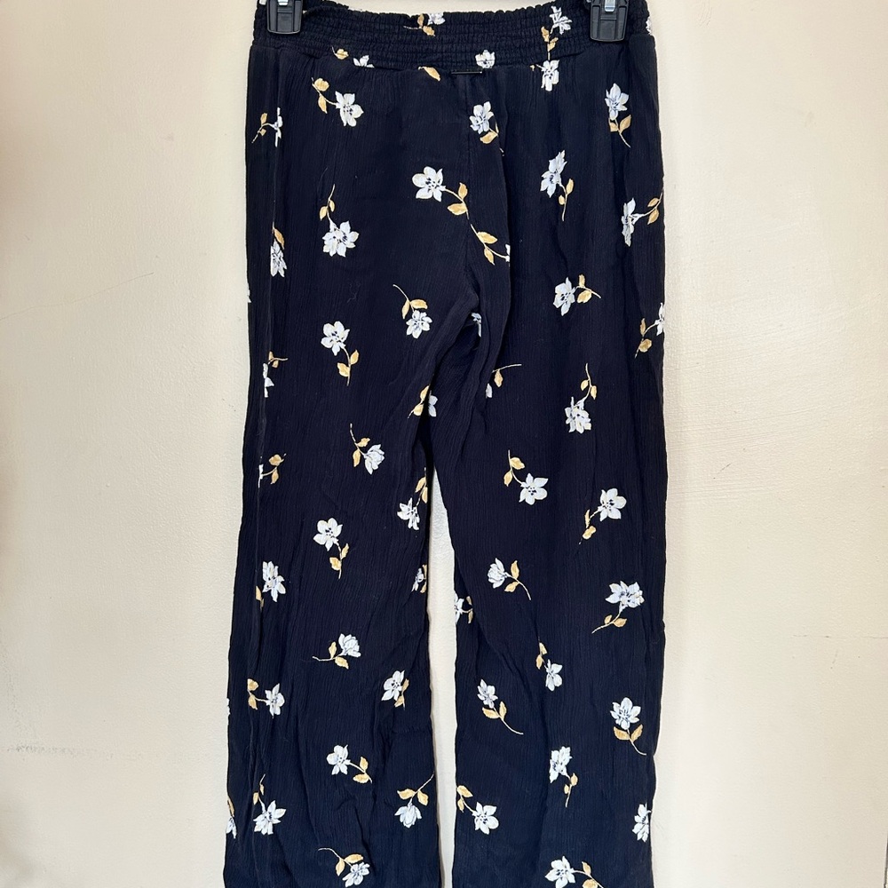 Billabong Black Floral Flowy Pants